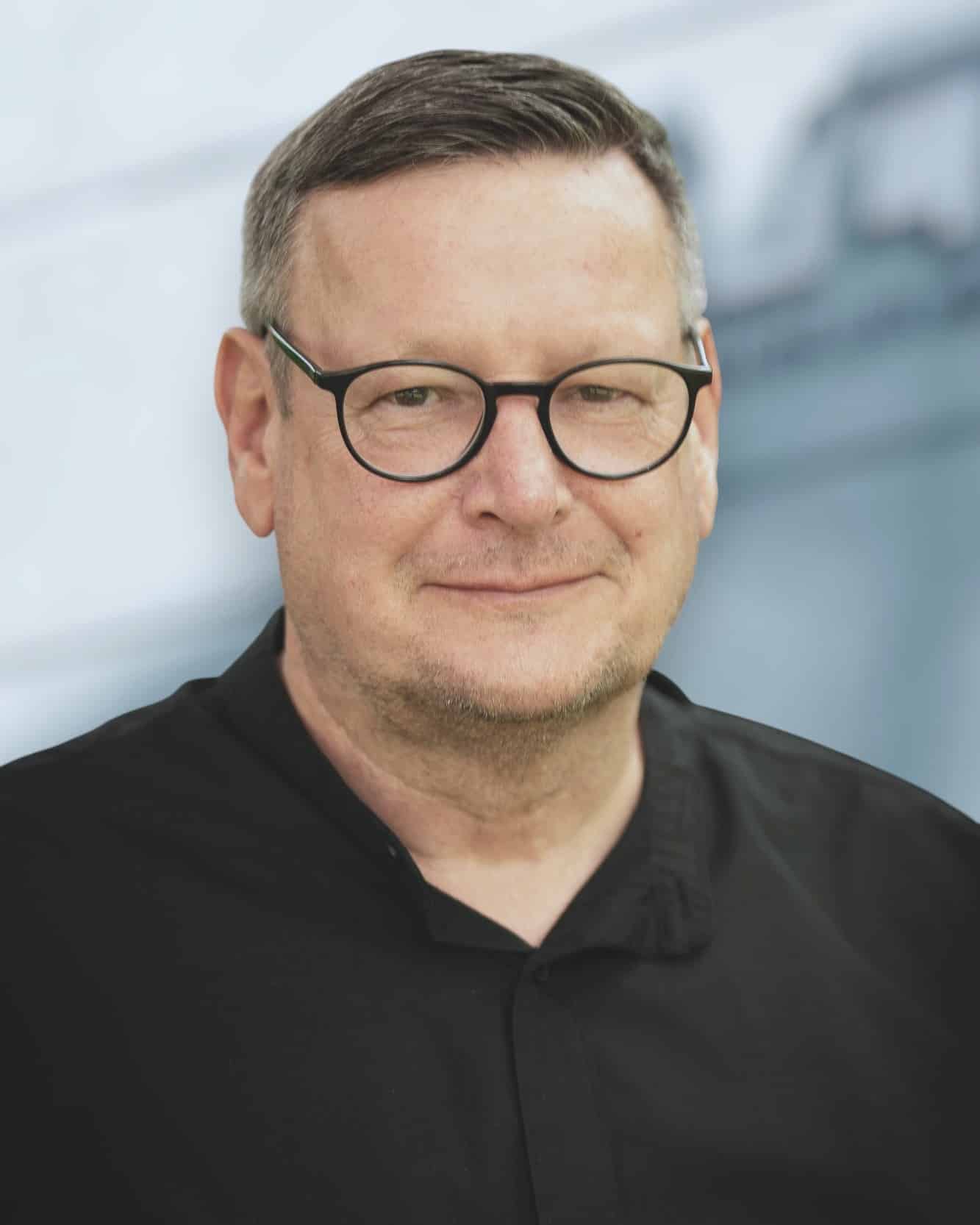 Gerhard Weigelt1 Gerhard Weigelt1